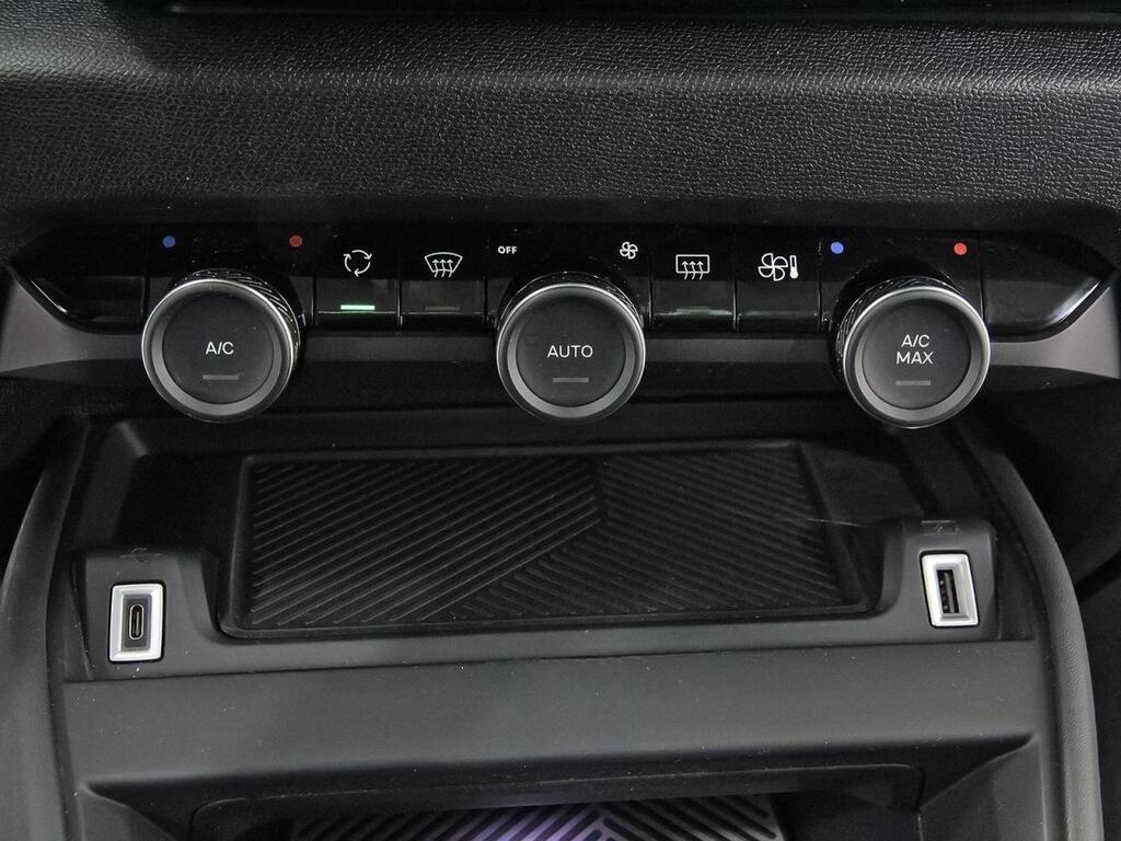 Citroën C4 ë-C4 eléctrico 100kW 50kWh Shine 32