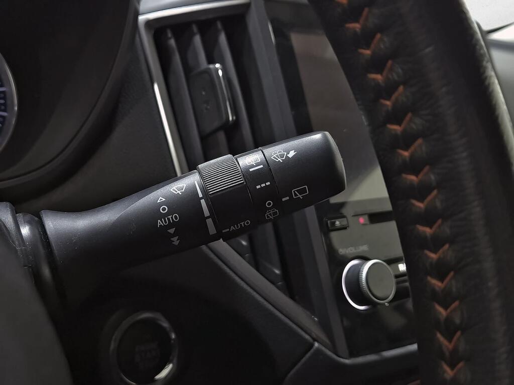 Subaru XV 2.0i Hybrid CVT Executive Plus 15