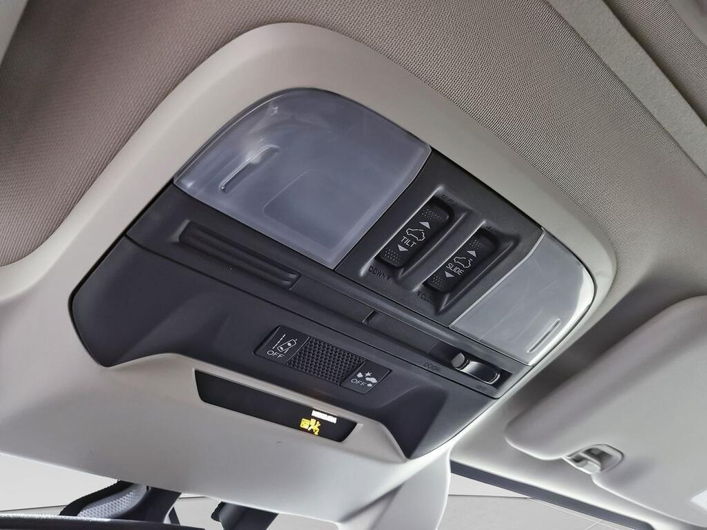 Subaru XV 2.0i Hybrid CVT Executive Plus 29