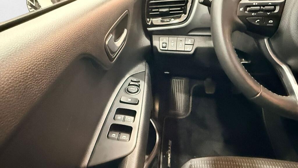 Kia Stonic 1.0 T-GDi 74kW (100CV) MHEV iMT Drive 11
