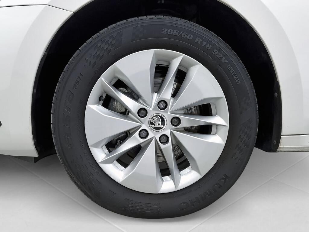 Skoda Octavia Combi 2.0 TDI 110kW DSG Ambition Plus 10