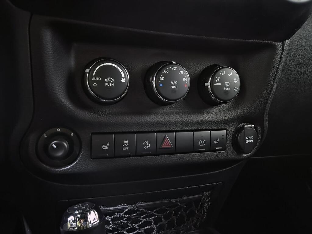 Jeep Wrangler 3.6 V6 Sahara Auto 21