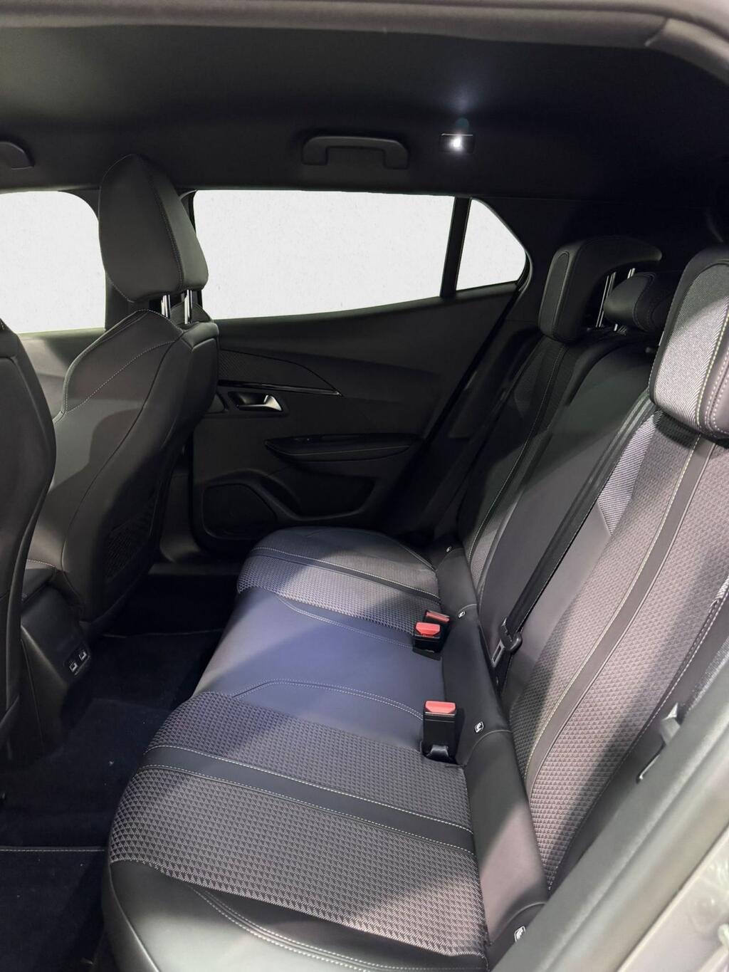 Peugeot 2008 GT Puretech 130 S&S BVM6 8