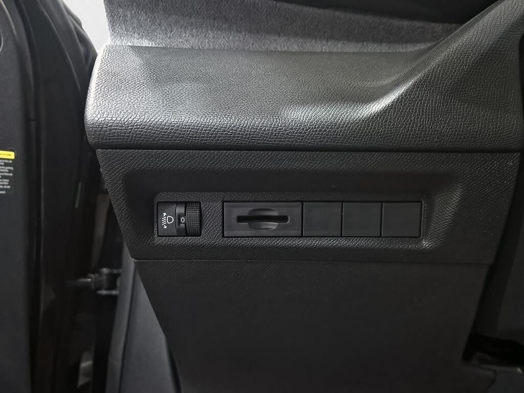 Peugeot 308 5P Allure BlueHDi 130 S&S EAT8 12