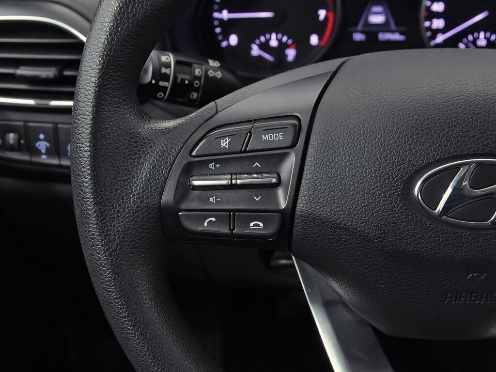 Hyundai i30 1.5 DPI Essence 18