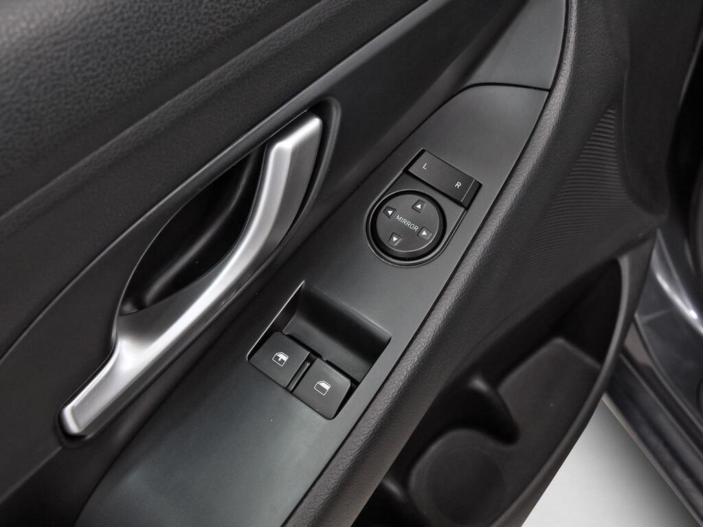 Hyundai i30 1.5 DPI Essence 13