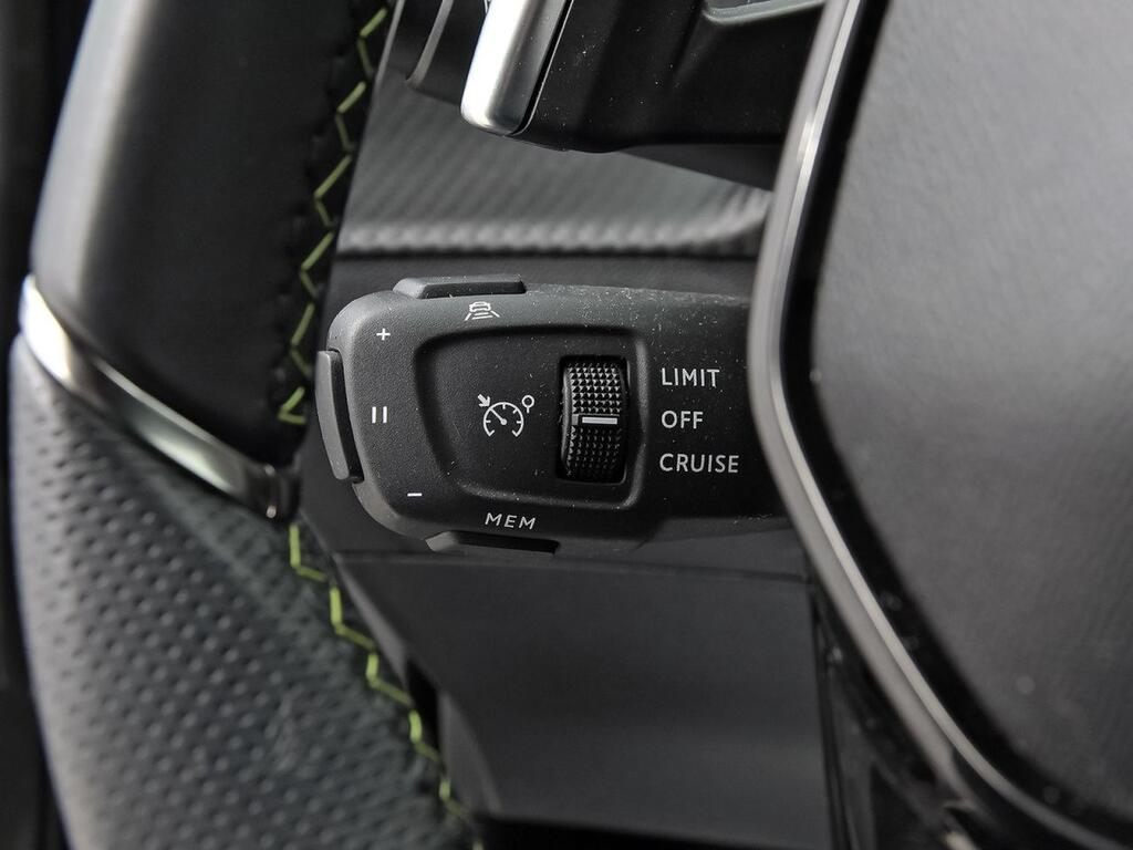 Peugeot 2008 GT Puretech 130 S&S EAT8 17