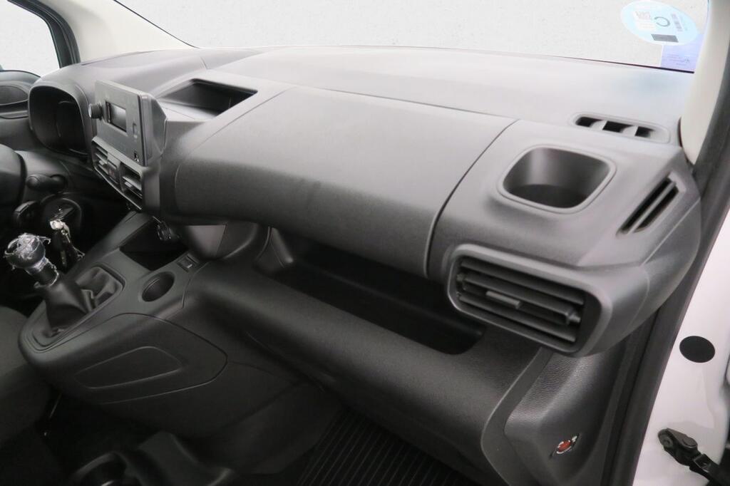 Toyota Proace City FG 1.5D 102 CV MWB 4P 14