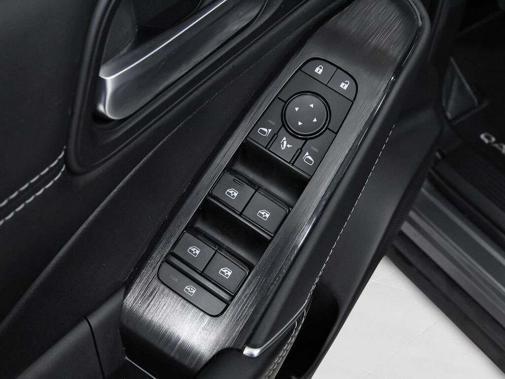 Nissan Qashqai DIG-T 103kW N-Connecta 12