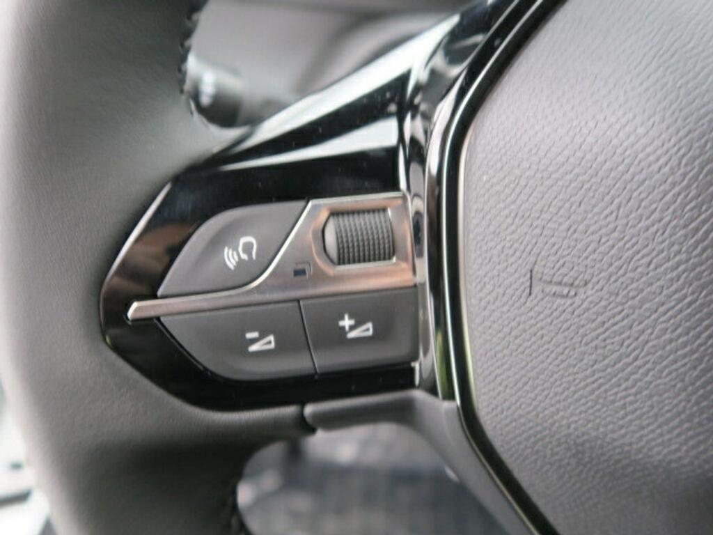 Peugeot 2008 ALLURE PACK 1.2 PURETECH 100CV MAN 9