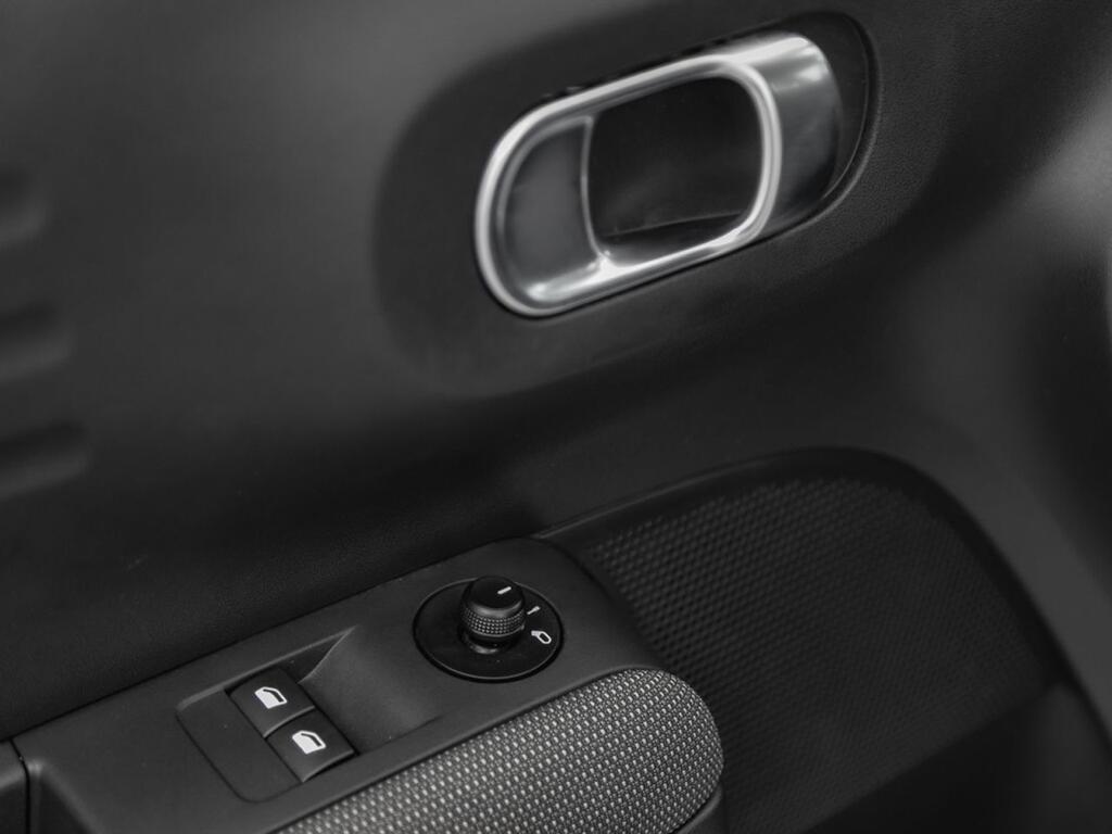 Citroën C3 Aircross PureTech 81kW (110CV) S&S 6v Live Pack 27