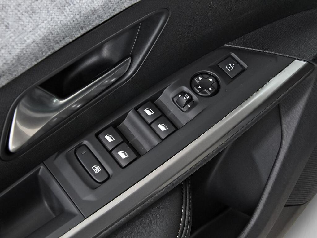 Peugeot 3008 Hybrid 1.2 100KW Allure eDCS6 13