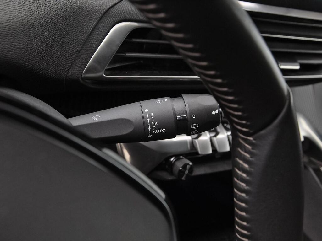 Peugeot 3008 1.2 PureTech 96KW S&S Allure Pack 17