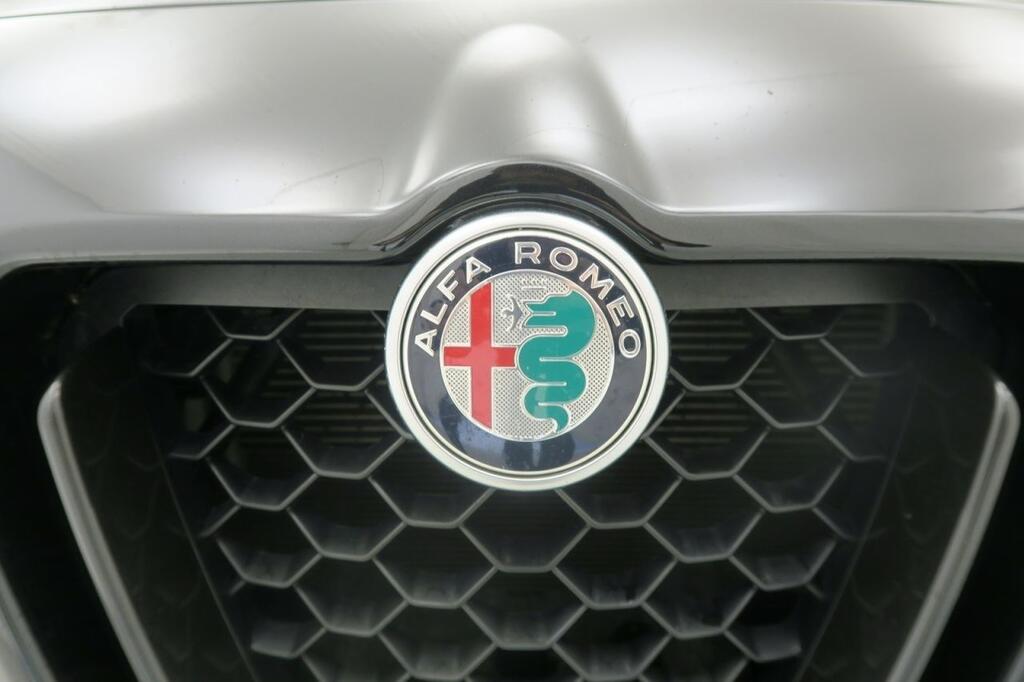 Alfa Romeo Stelvio VELOCE 2.2 D TURBO 210 CV AUTO 4WD 5P 23