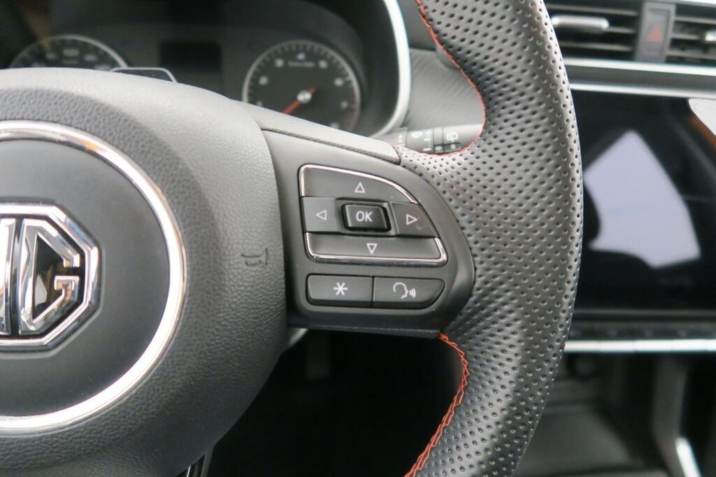 MG ZS COMFORT 1.5 106 CV 5P 14