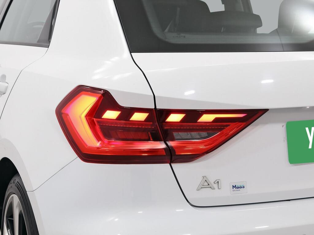 Audi A1 Sportback Adrenalin 30 TFSI 81kW S tron 34
