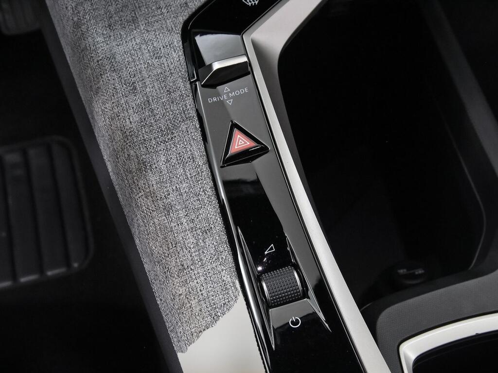 Peugeot 5008 1.2 100KW Allure eDCS6 33