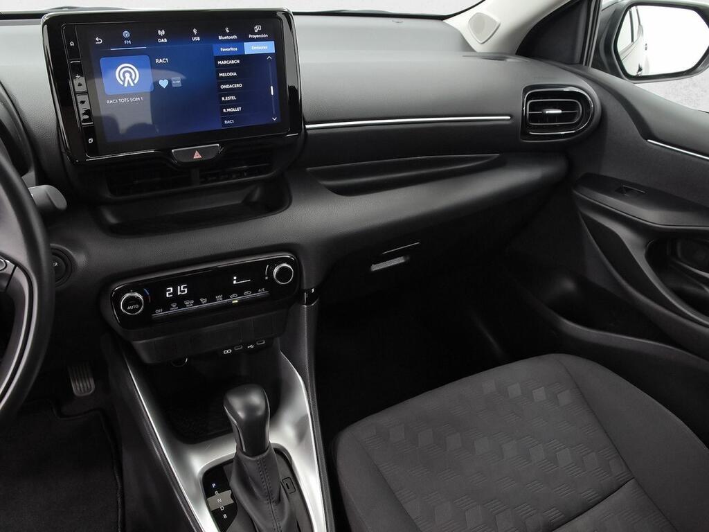 Toyota Yaris 1.5 120H Active Plus 9