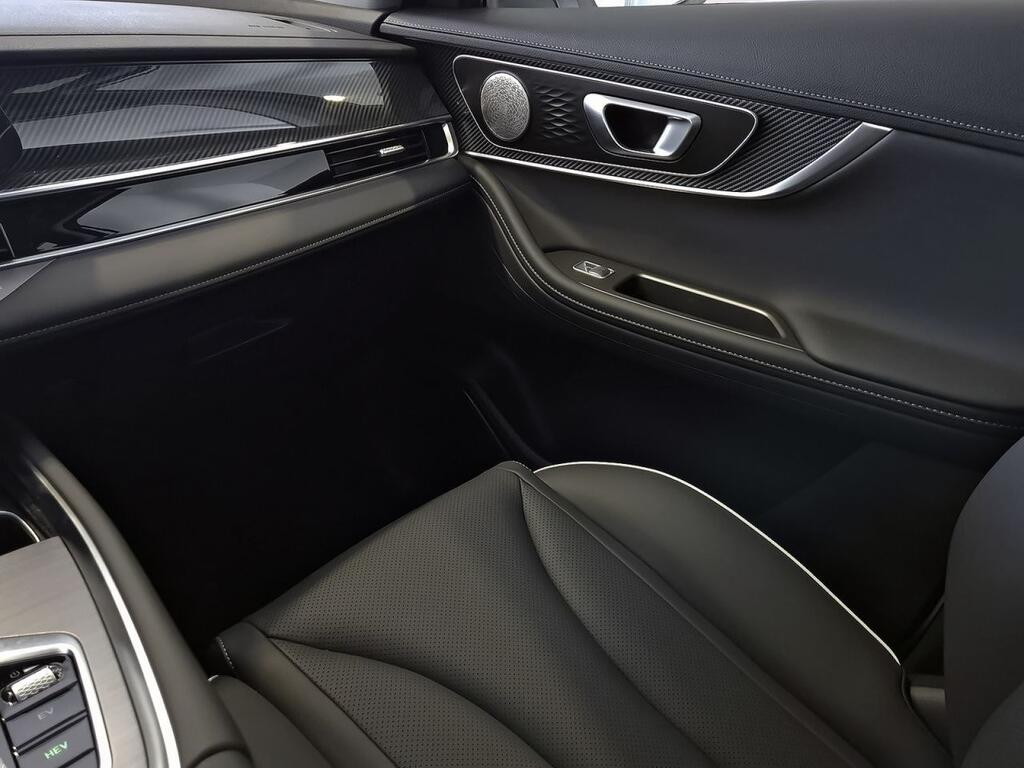 Ebro S700 1.5 TGDI PHEV Premium E-CVT 32