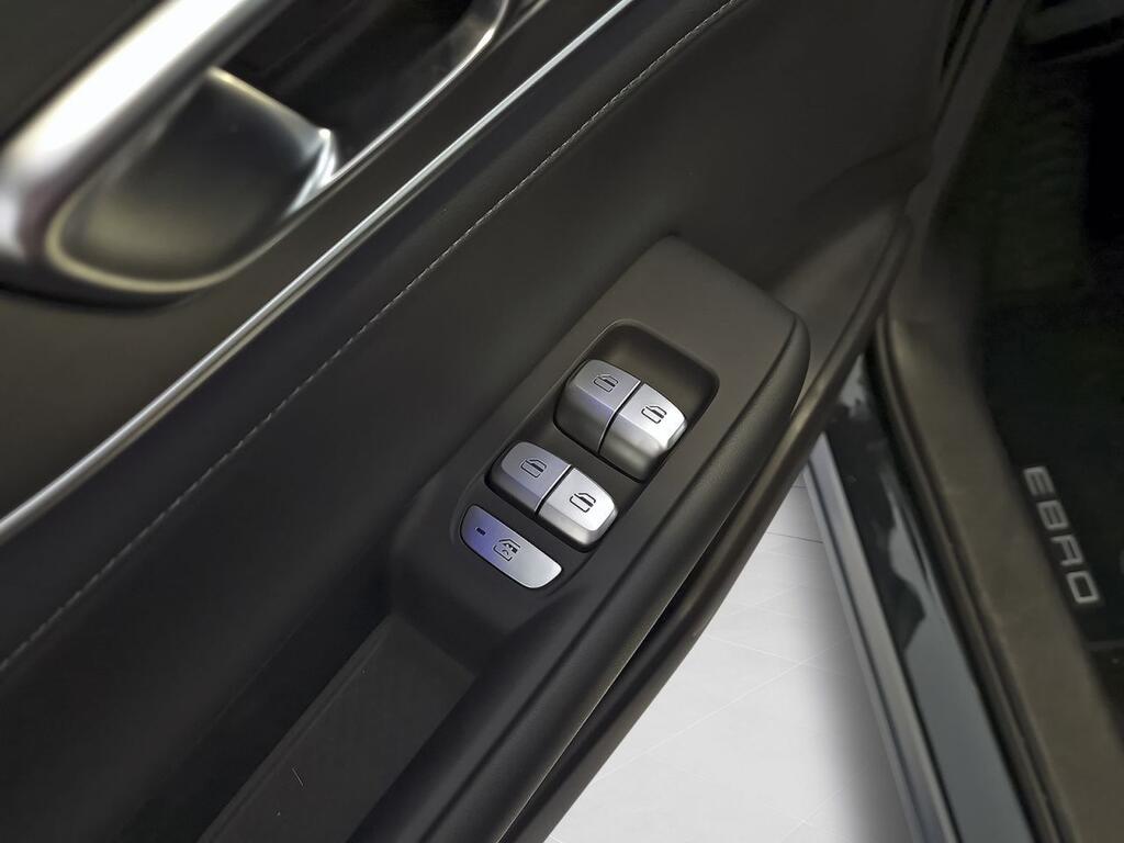 Ebro S800 1.5 TGDI PHEV Premium E-CVT 13