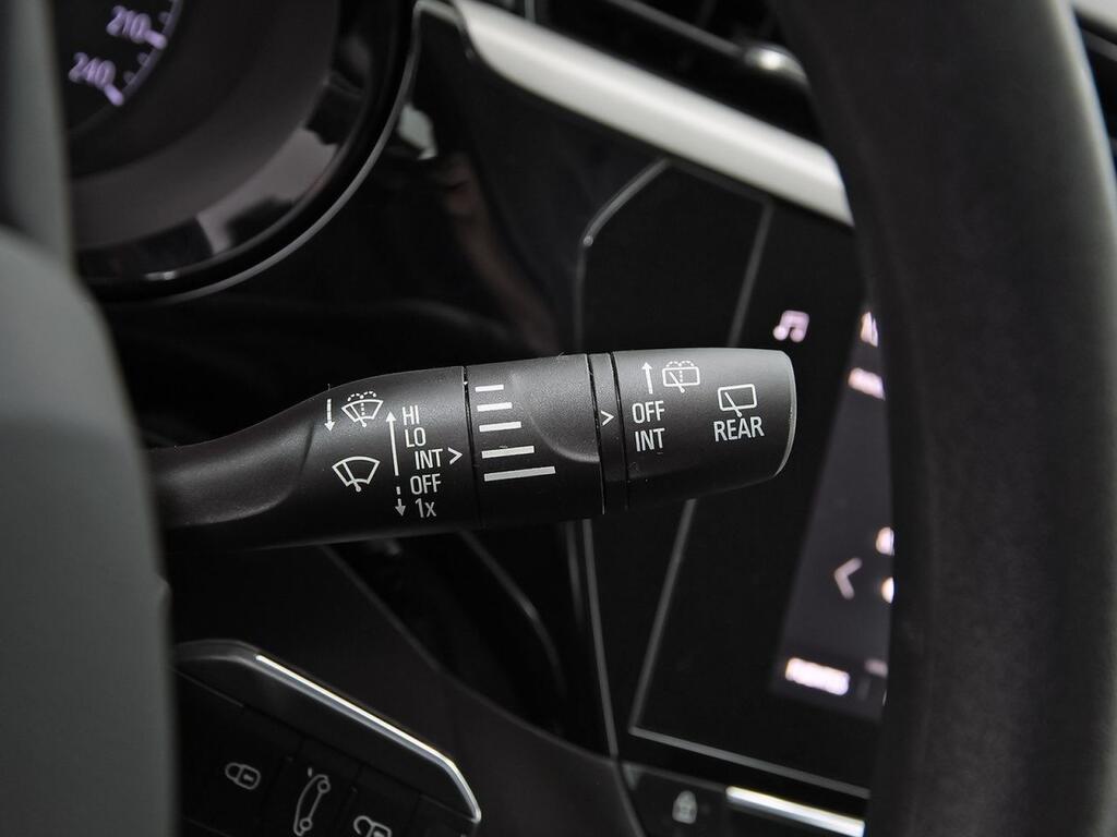 Opel Corsa 1.5D DT 74kW (100CV) Edition 17