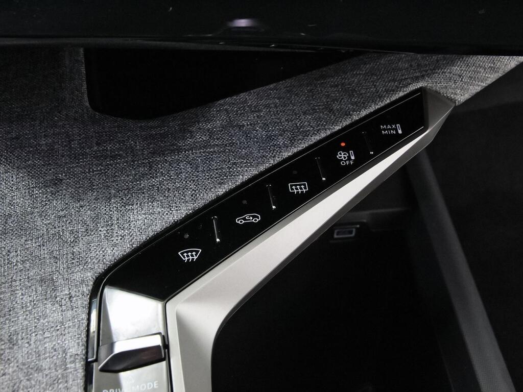 Peugeot 3008 Hybrid 1.2 100KW Allure eDCS6 32