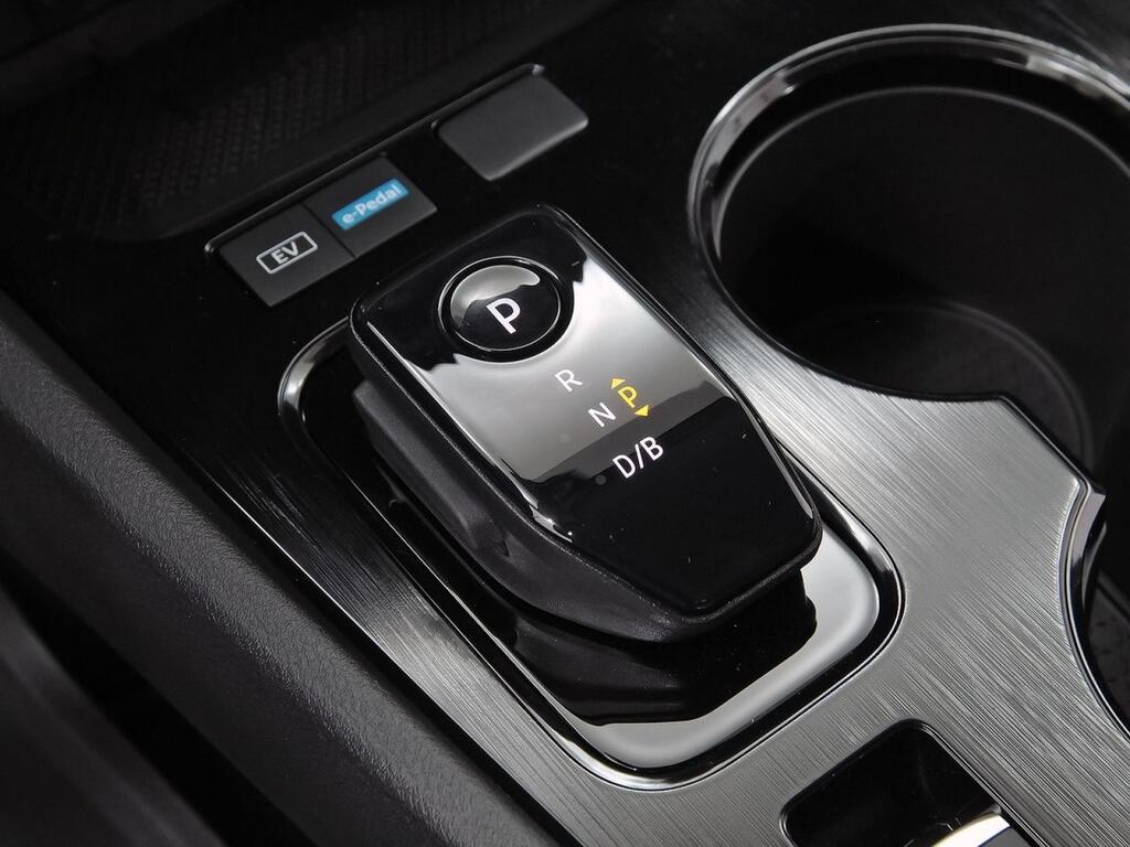 Nissan X-Trail 5pl 1.5 e-4ORCE 158kW 4x4 A/T Acenta 31