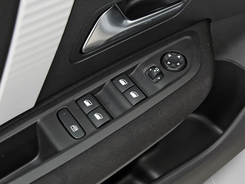 Citroën C4 Hybrid 136 e-DCS6 Plus 13