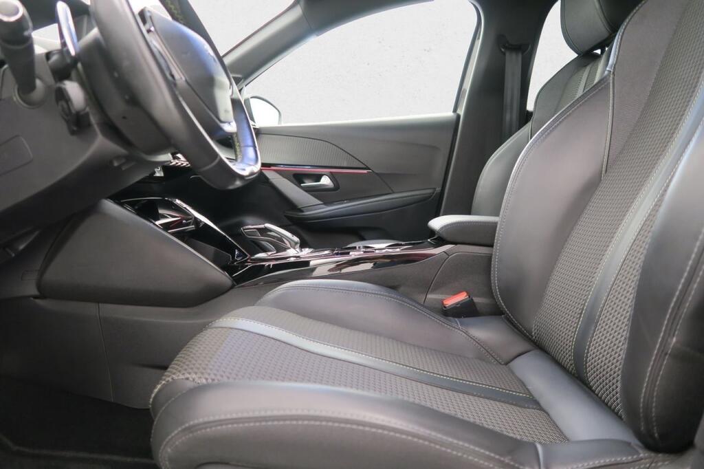Peugeot 208 PureTech 96kW (130CV) EAT8 GT Line 15