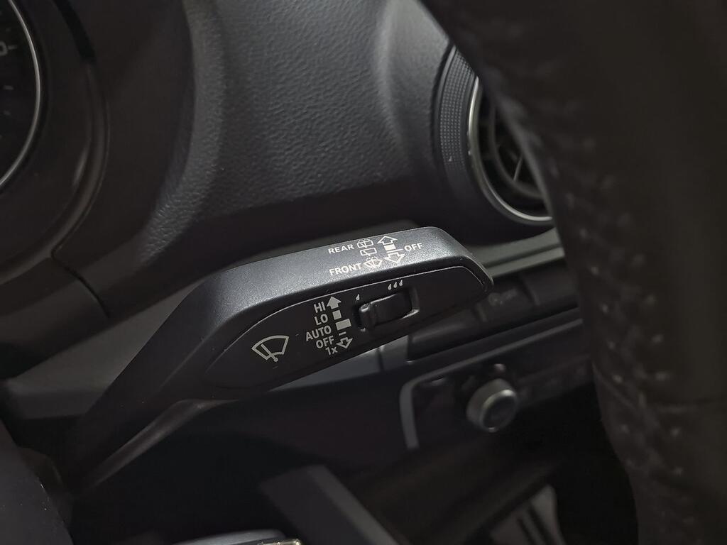 Audi Q2 Design 30 TFSI 85kW (116CV) 17