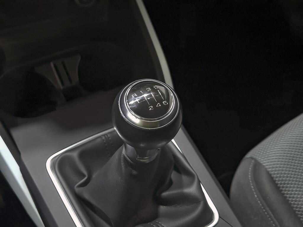 Audi Q2 Design 30 TFSI 85kW (116CV) 25