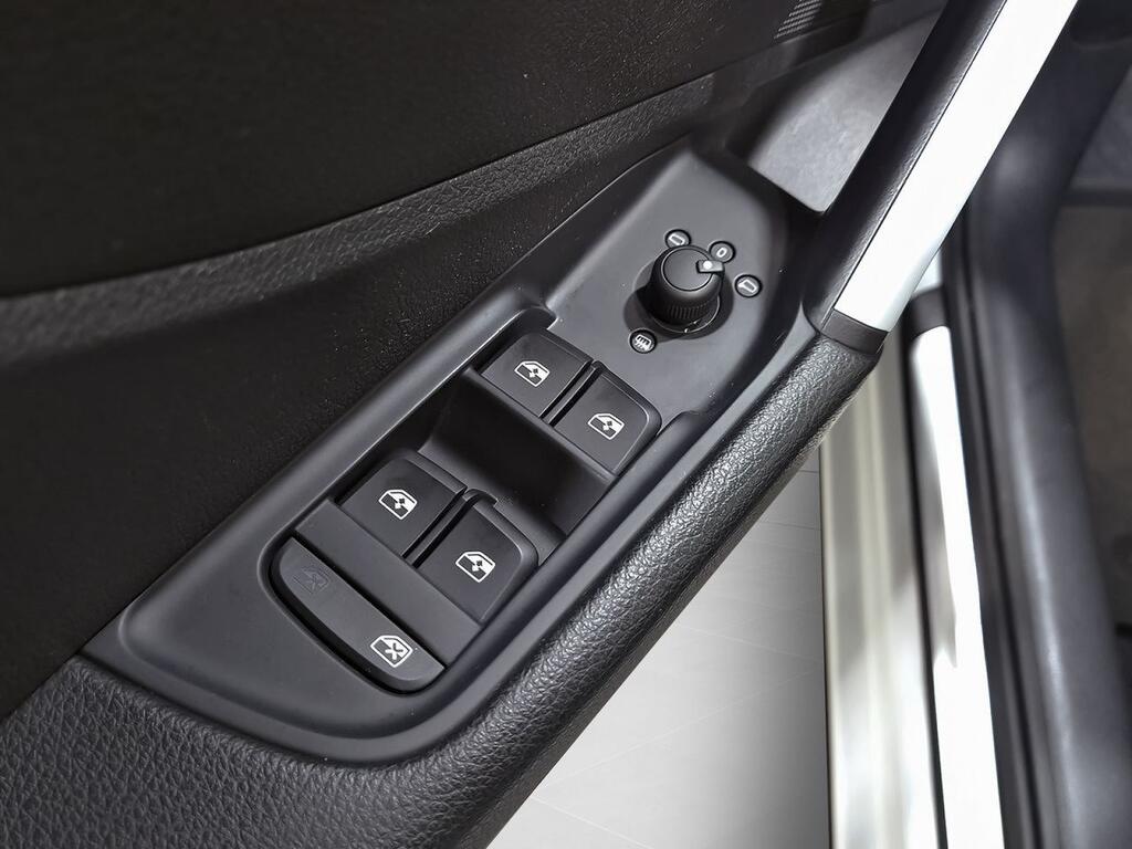 Audi Q2 Design 30 TFSI 85kW (116CV) 11