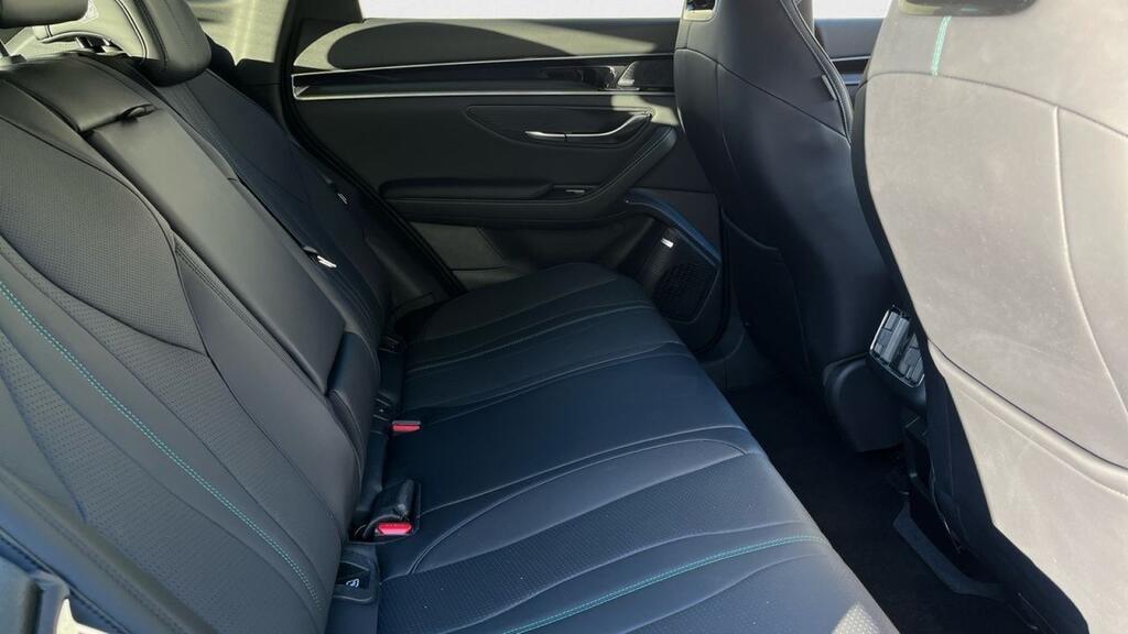 BYD Seal U COMFORT 1.5 DM-I 218 CV 5P 11