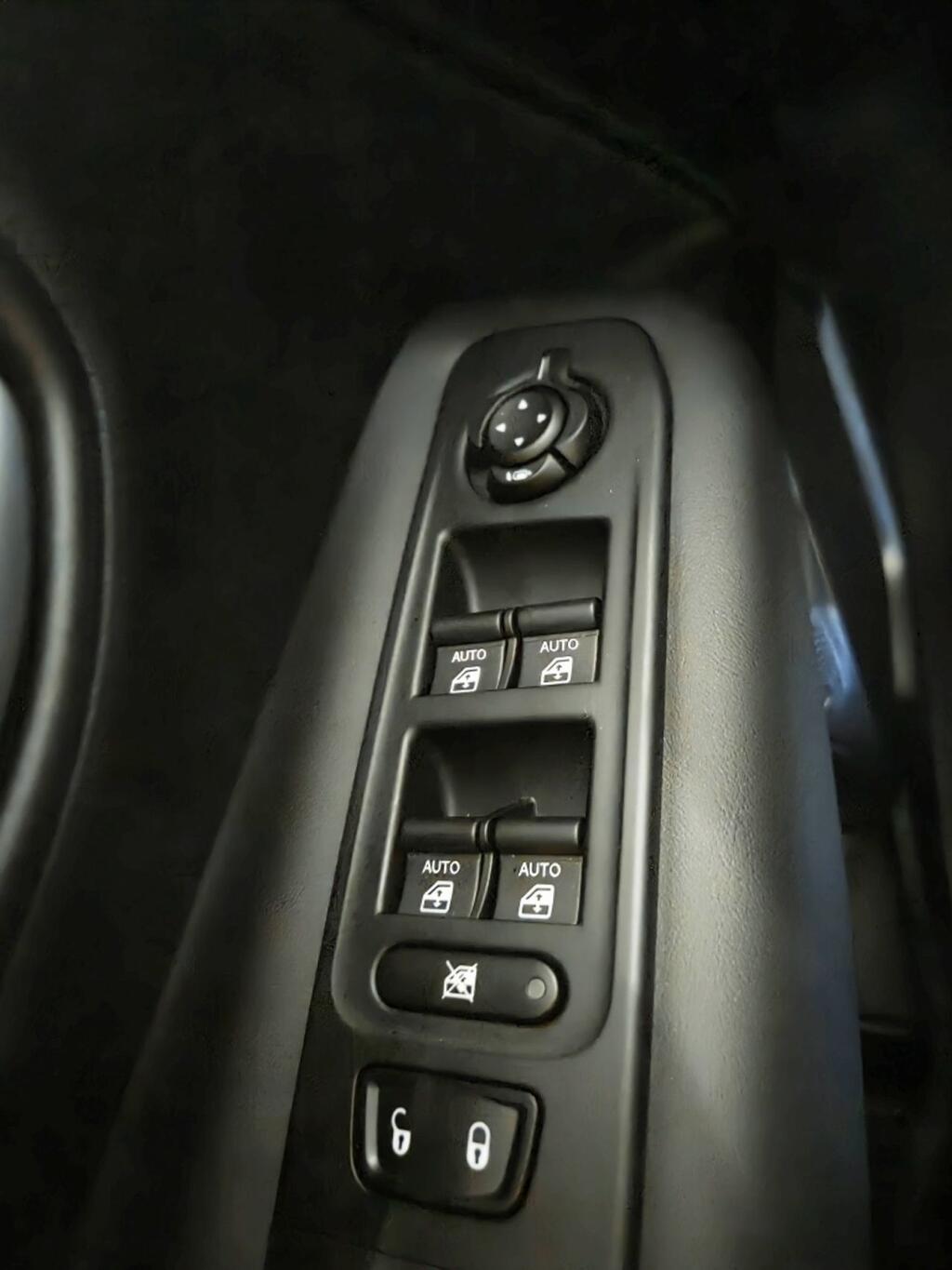 Jeep Renegade SUMMIT 1.5 MHEV 96KW FWD DDCT 130CV 5P 8