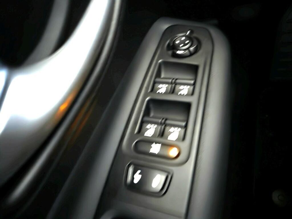 Jeep Renegade SUMMIT 1.5 MHEV 96KW FWD DDCT 130CV 5P 14