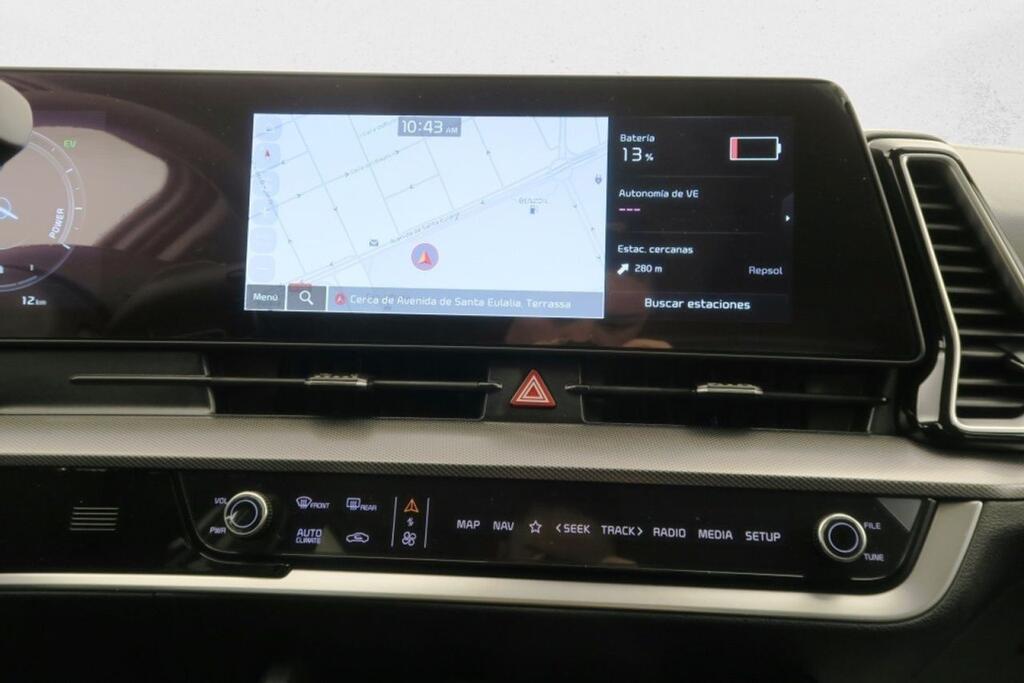 Kia Sportage 1.6 T-GDi PHEV Tech 4X4 (17″) 9