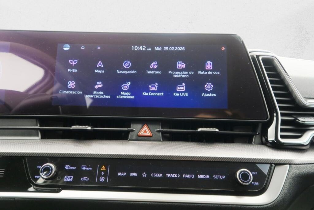 Kia Sportage 1.6 T-GDi PHEV Tech 4X4 (17″) 10