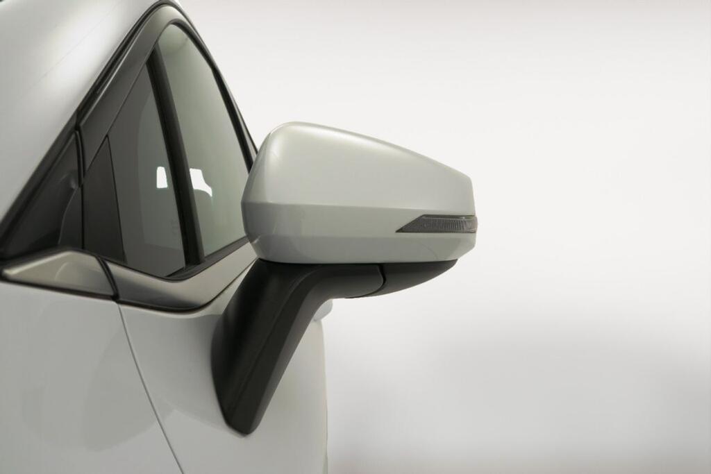 Kia Sportage 1.6 T-GDi PHEV Tech 4X4 (17″) 23