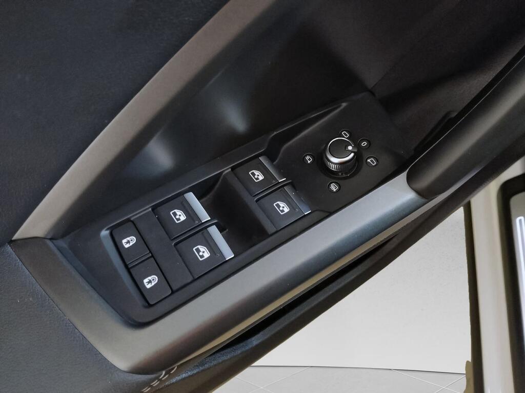 Audi Q3 Black line 35 TDI 110kW (150CV) S tronic 11