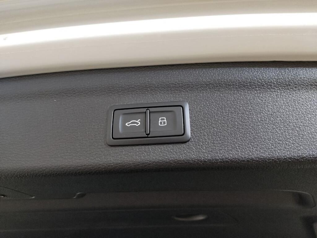 Audi Q3 Black line 35 TDI 110kW (150CV) S tronic 33