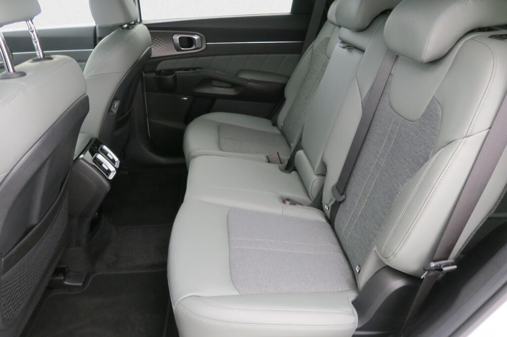 Kia Sorento SUV 1.6 T-GDI HEV EMOTION AUTO 4WD 215 5P 7 Plazas 25
