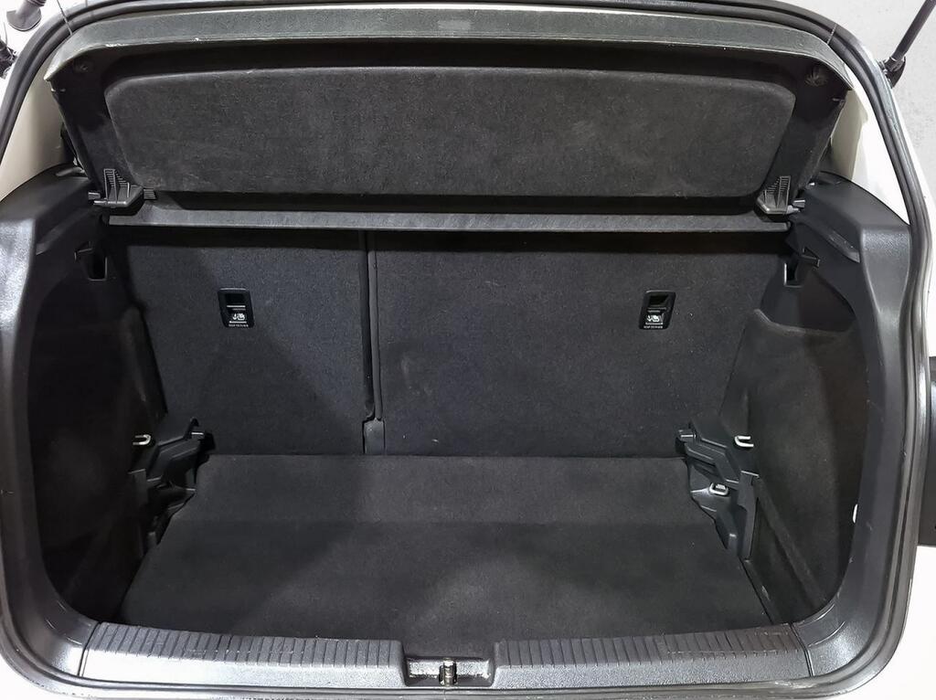 Volkswagen T-Cross Advance 1.0 TSI 81kW (110CV) 9