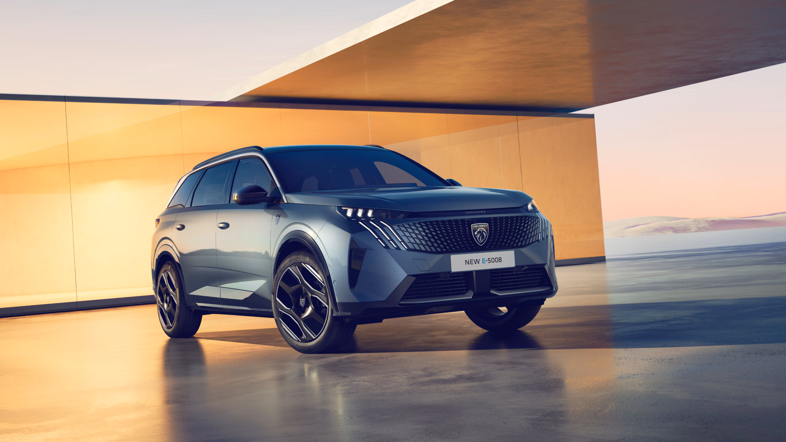 Peugeot E-5008