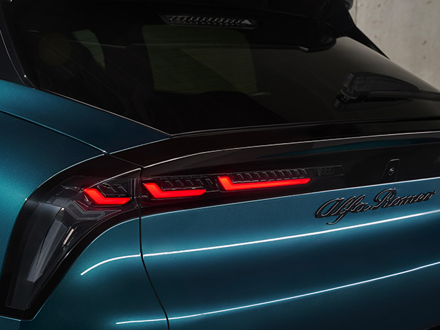 Alfa Romeo Junior exterior