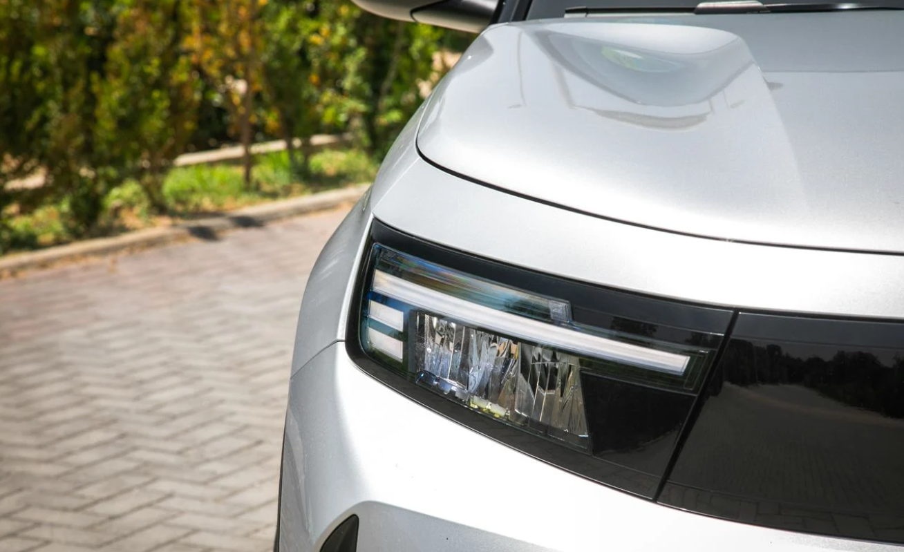 Opel Frontera exterior