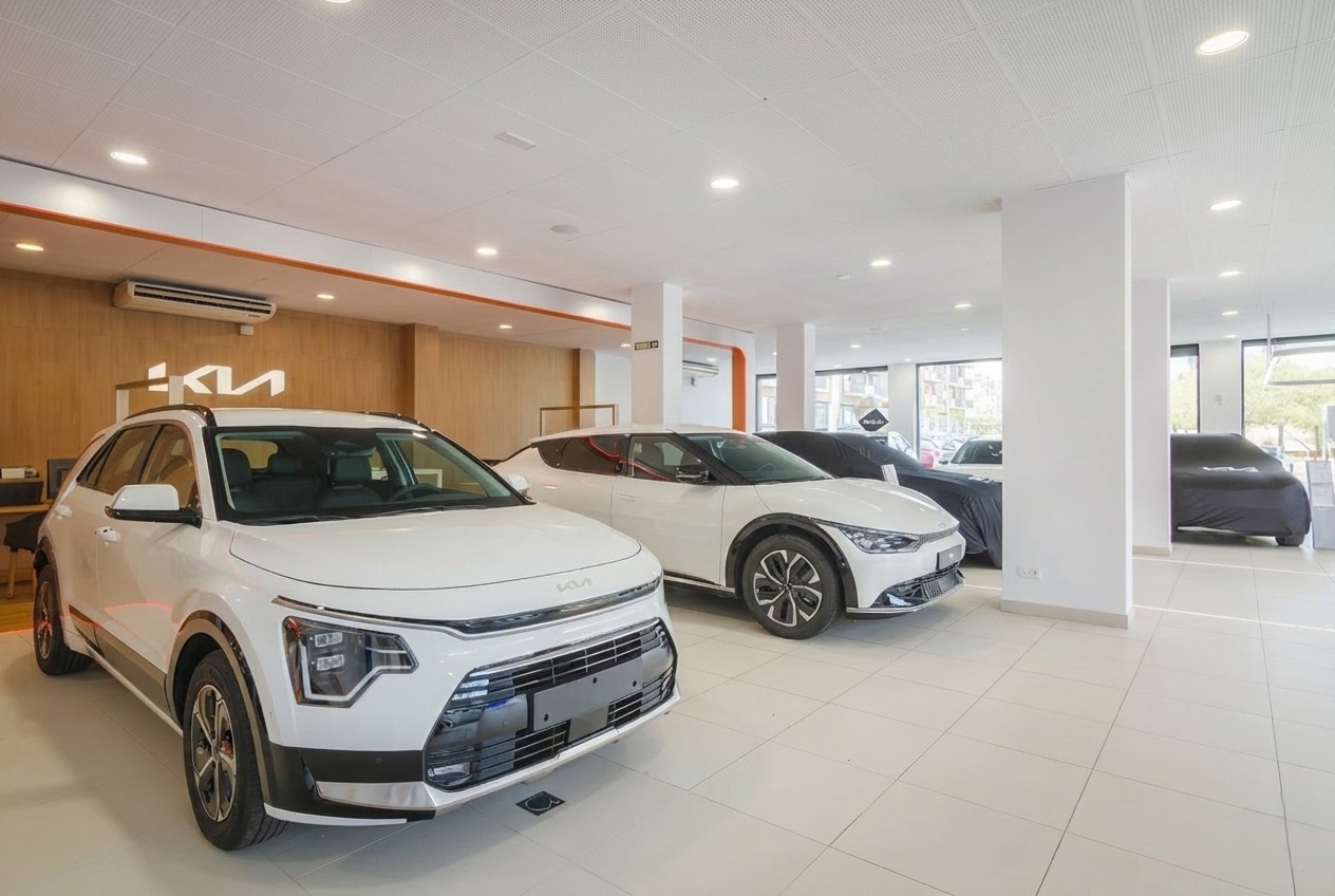 KIA YOMOVO SEMPROCAR - MOLLET